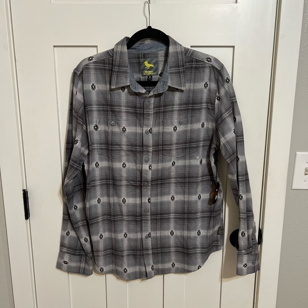 Modern Amusement Southwest Print Grey Mens Button Down Shirt NWT Size M